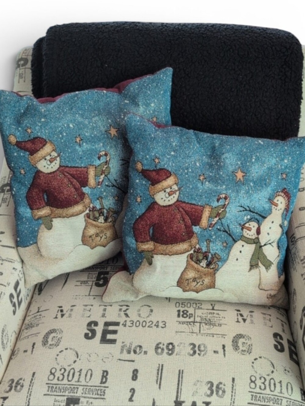 Holiday Snowman Decorative Throw Pillow Pair